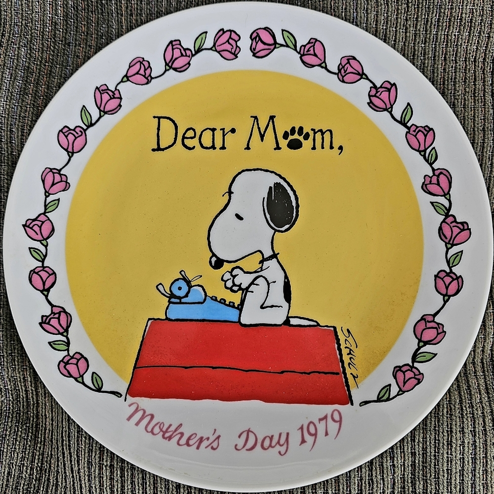 Peanuts Snoopy Mother's Day 1979 Plate